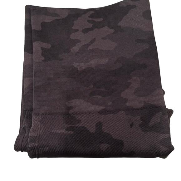 SPANX Cropped Look at Me Now Seamless Leggings, Camo, Size Medium - Picture 5 of 8